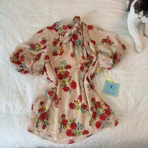 New with tags floral blouse